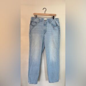 Universal Thread High Rise 90s Straight Jeans size 14R light wash